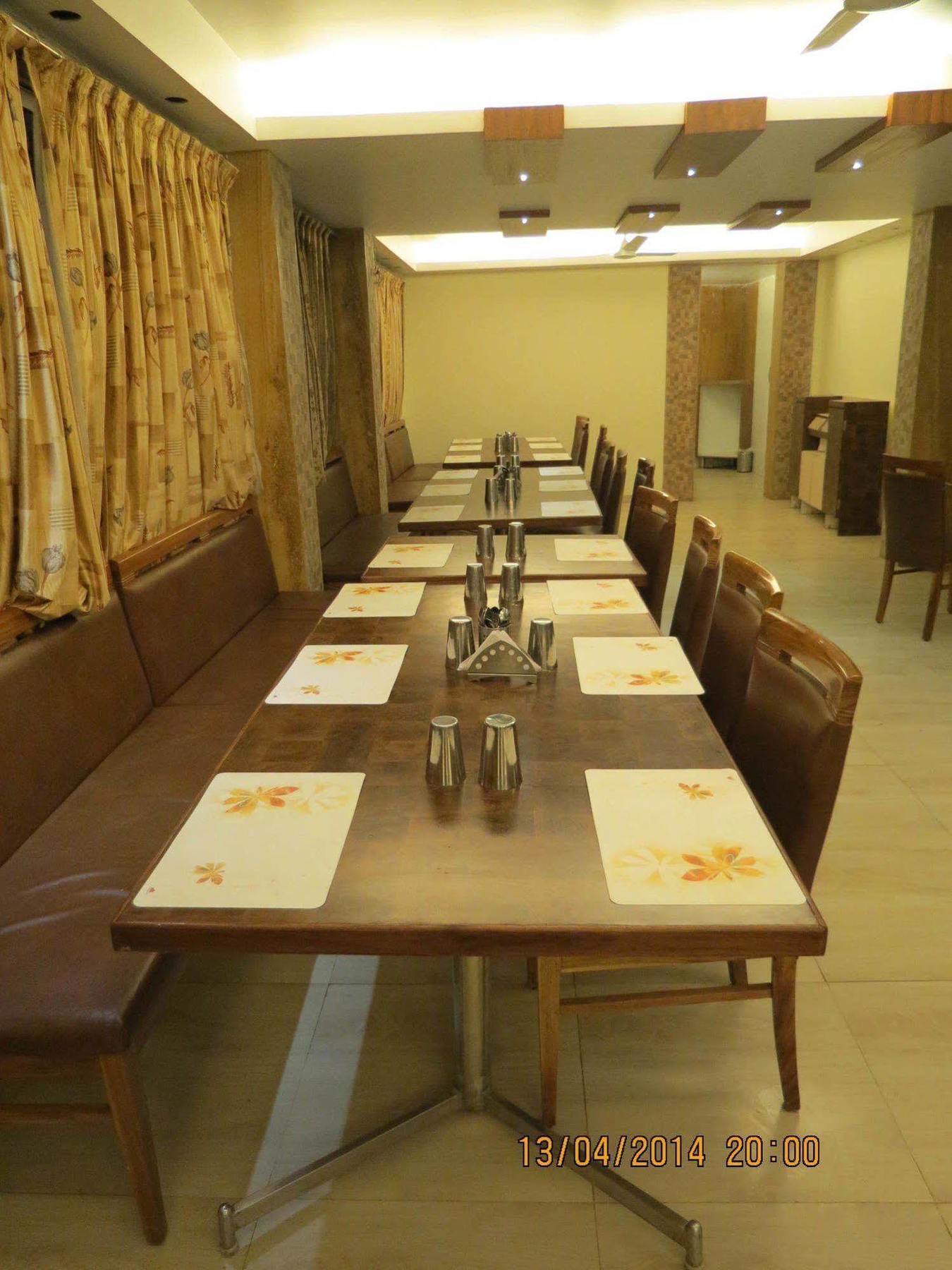 Hotel Sunny Mid-Town Mahabaleshwar Exterior photo