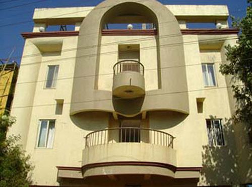 Hotel Sunny Mid-Town Mahabaleshwar Exterior photo